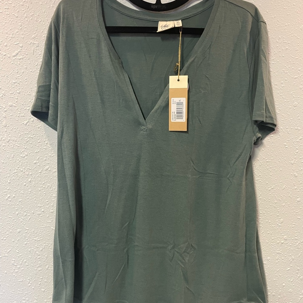 White Crow Short Sleeve V-Neck Top in Sage